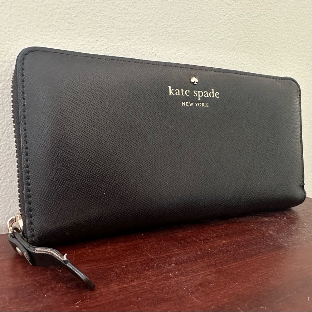 ✨SOLD✨kate spade New York Wallet